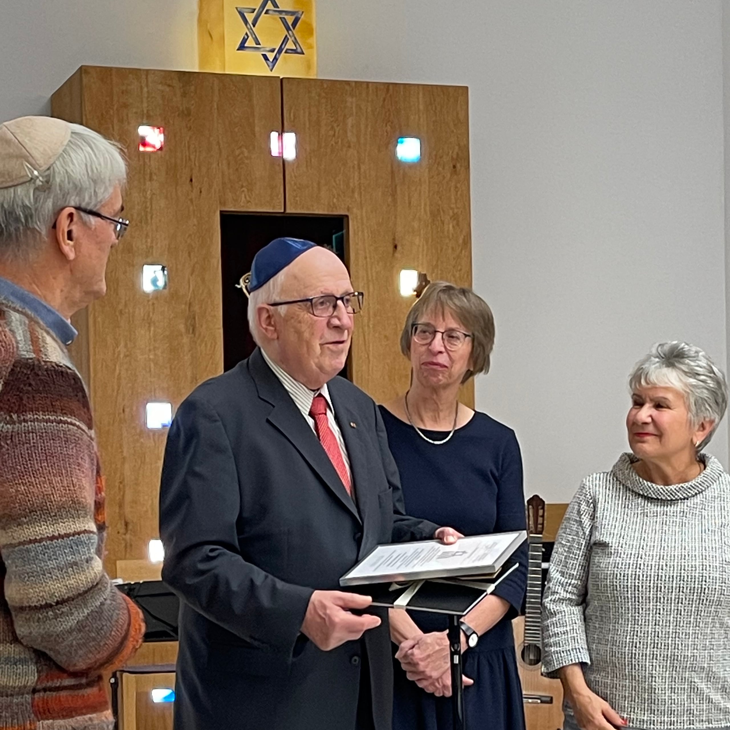 Ehrung für Ehrenbürgermeister Wilhelm Dördelmann in der Synagoge Unna